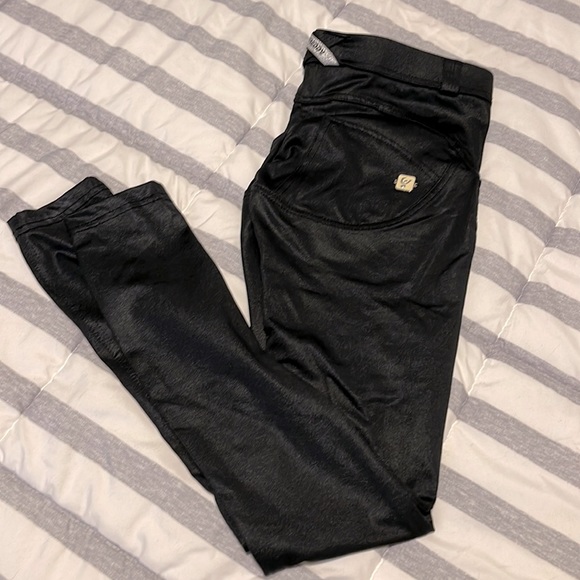 Freddy Denim - Excellent used condition!! Freddy butt shaping jeans. Size XSmall. Shiny black